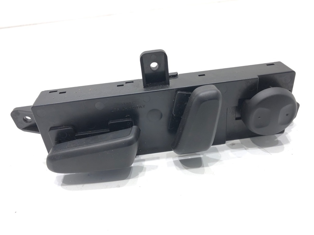 [STARK-918269] Interruptor de asiento KIA Sportage IV (QL, QLE) 2.0 CRDi 136 kW 185 CV 2015-2022