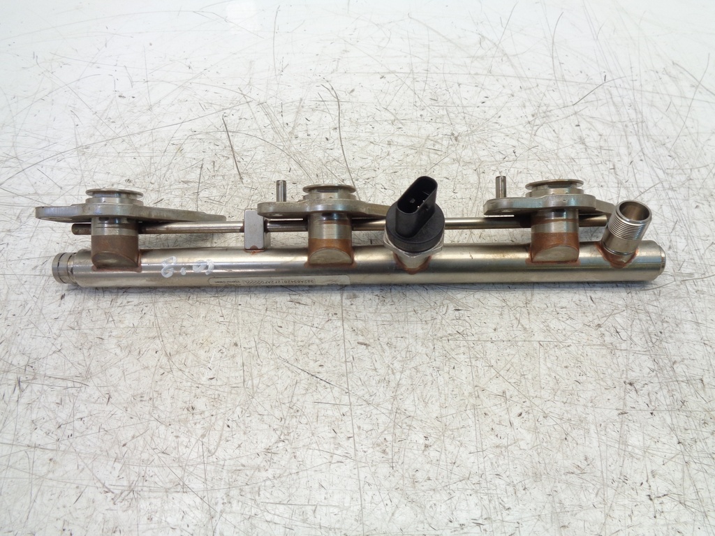 [MTD-382793] Rampa de inyectores para Mercedes-Benz E-Klasse 3.5 E 400 M 276.850 (A2760702195)