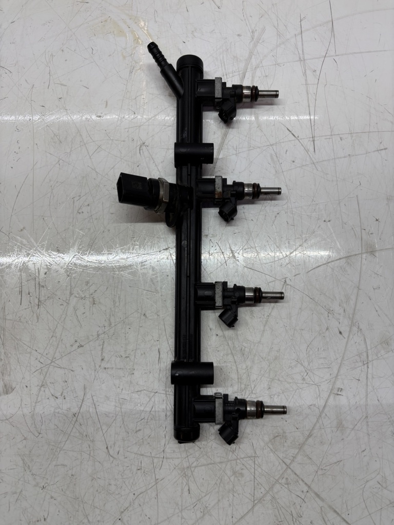 [MTD-451653] Colector de inyección Audi A4 B9 A5 2.0 TFSI 150 CV 06K133681A