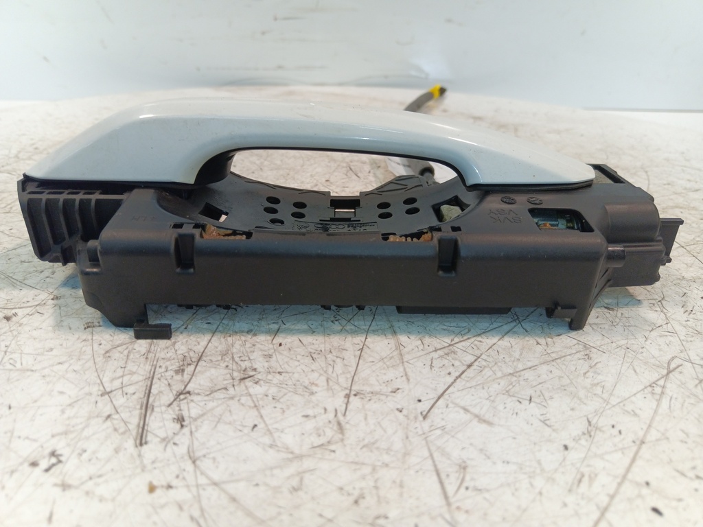 [MTD-498062] Tirador de puerta delantero izquierdo Audi A4 8WC 3.0 TDI V6 Diesel DMG DMGA 2022-