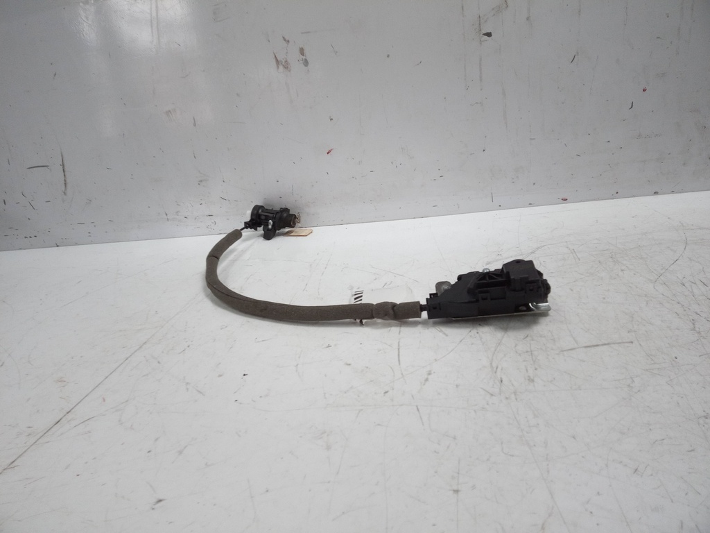 [MTD-500001] Cerradura portón trasero Mercedes Clase C W205 2.2 OM651.921 A2047500485