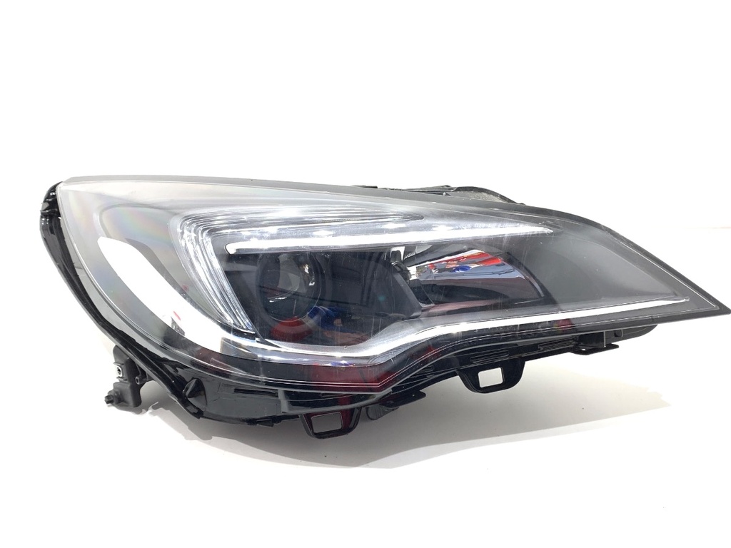 [STARK-784232] Faro delantero derecho Opel Astra K (B16) 1.4 Turbo (68) 110 kW [150 KM] gasolina 2015-2022
