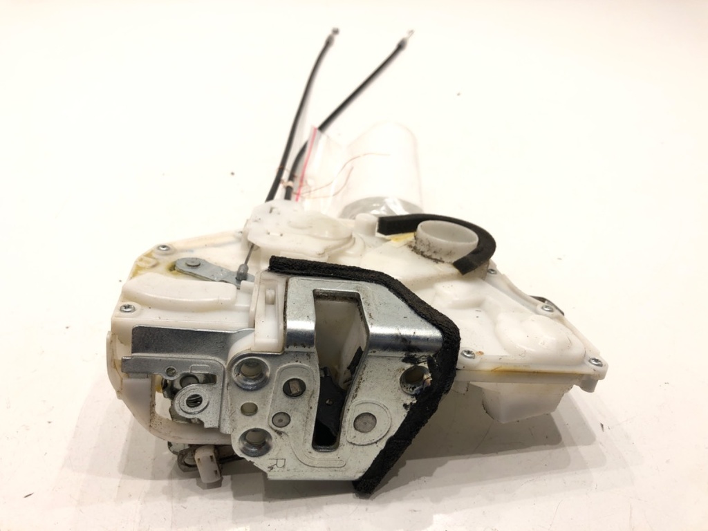 [STARK-900117] Cerradura de puerta delantera derecha SUZUKI SWIFT III (MZ, EZ) 2005-2022