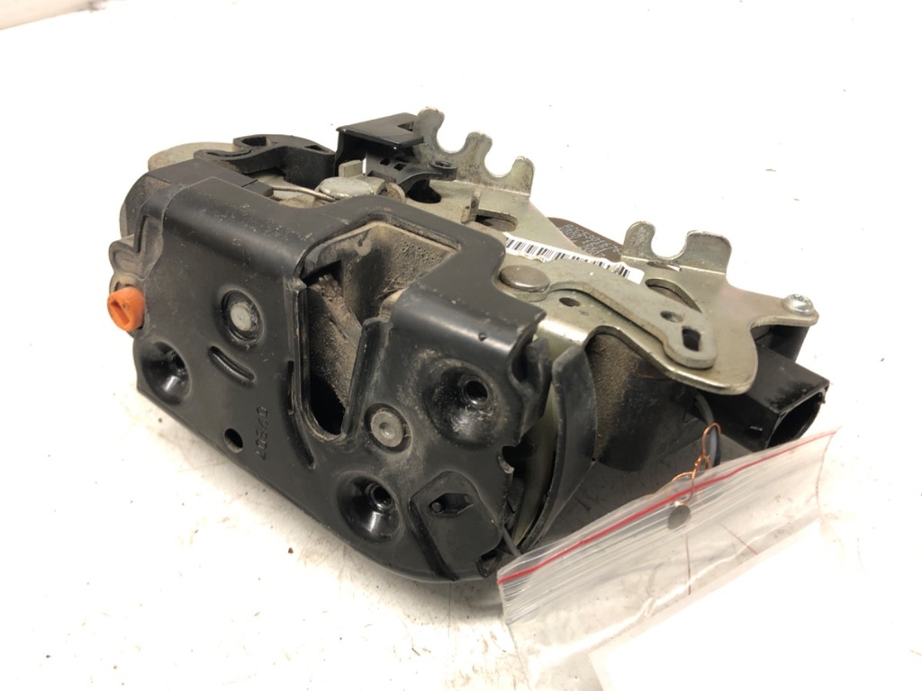 [STARK-439036] Cerradura de puerta trasera izquierda Mercedes-Benz Viano (W639) 2003-2022