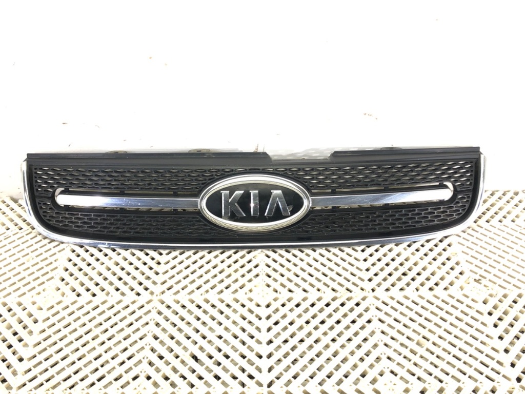[STARK-695868] Rejilla del parachoques KIA Sportage II 2.0 i 16V 104 kW - 1K BLACK PEARL