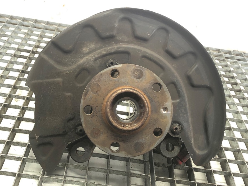 [STARK-774075] Maza de rueda delantera derecha VW Golf VII (5G1, BQ1, BE1, BE2) 2012-2022