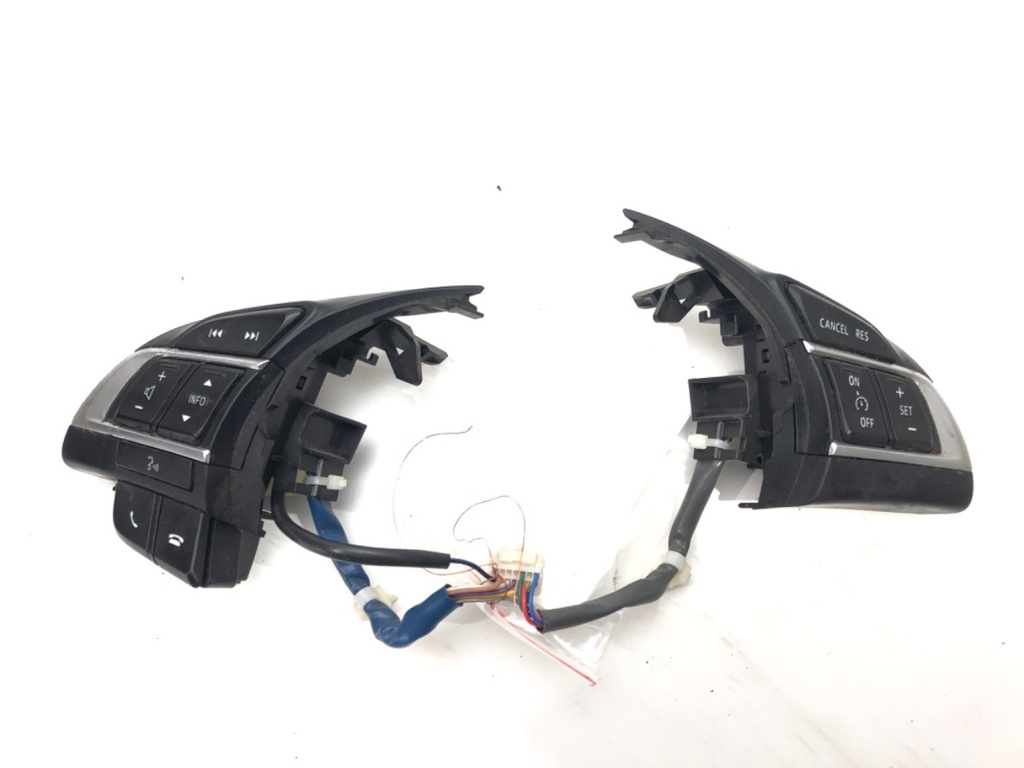 [STARK-571697] Pulsadores de volante Mazda CX-5 (KE, GH) 2011-2017