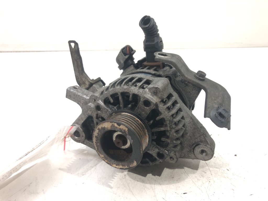 [STARK-503019] Alternador Toyota Auris (_E15_) 1.33 Dual-VVTi 73 kW (99 CV) 2010-2012