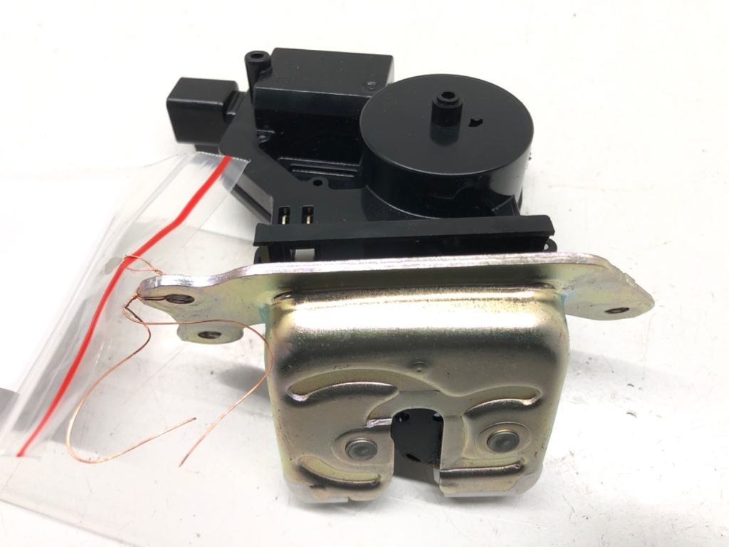 [STARK-525414] Cerradura de portón trasero SUZUKI SX4 S-CROSS (JY) 2013-2022