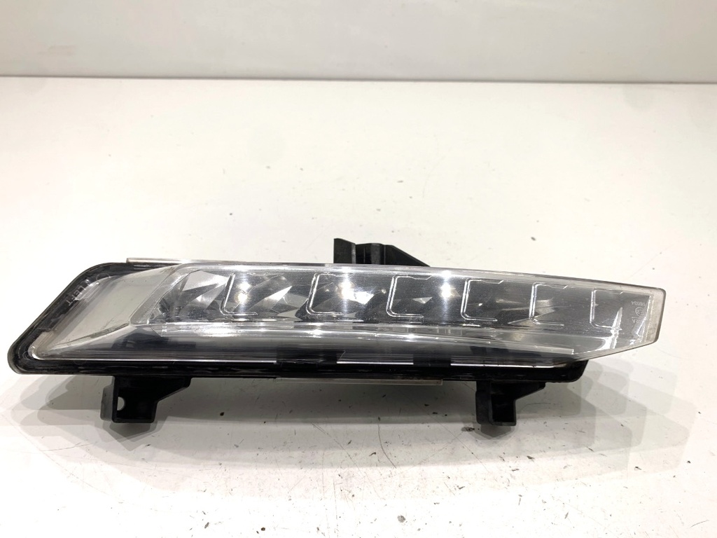 [STARK-846015] Faro antiniebla delantero izquierdo para Renault Clio IV (BH_) 2012-2022