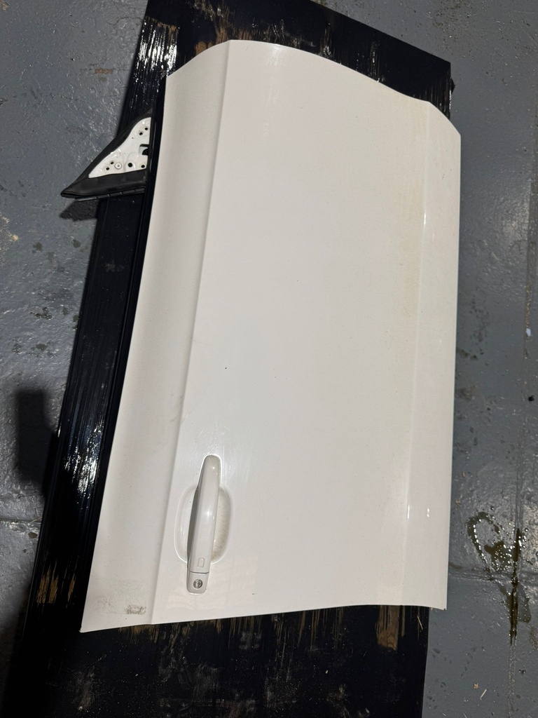 [EPE-100278] Puerta delantera derecha Audi A5 8TA