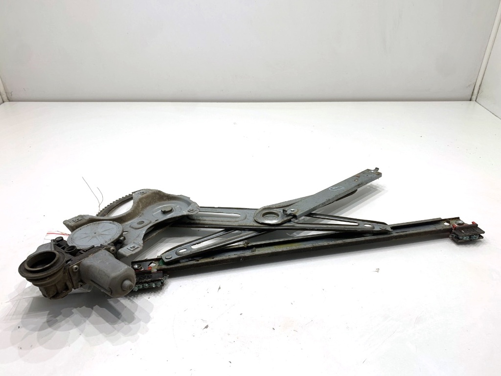 [STARK-889503] Elevalunas delantero izquierdo para Toyota Yaris (P13) 1.3 73kW 2011-2022
