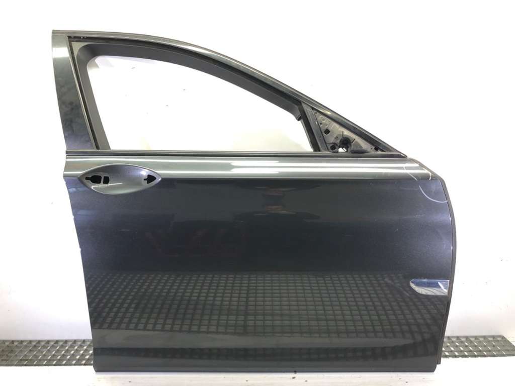 [STARK-570434] Puerta delantera derecha BMW 7 (F01-F04) 2008-2015