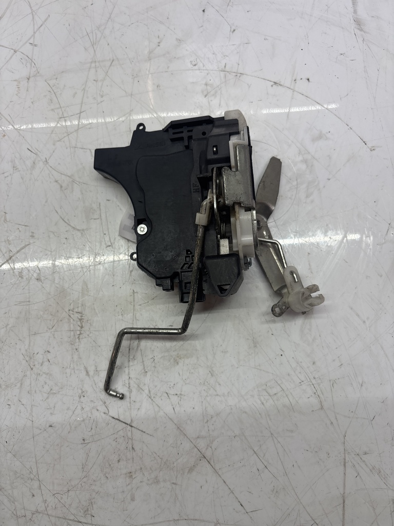 [MTD-504901] Cerradura de puerta Mitsubishi L200 Triton KB4T 2.5 DI-D 4D56