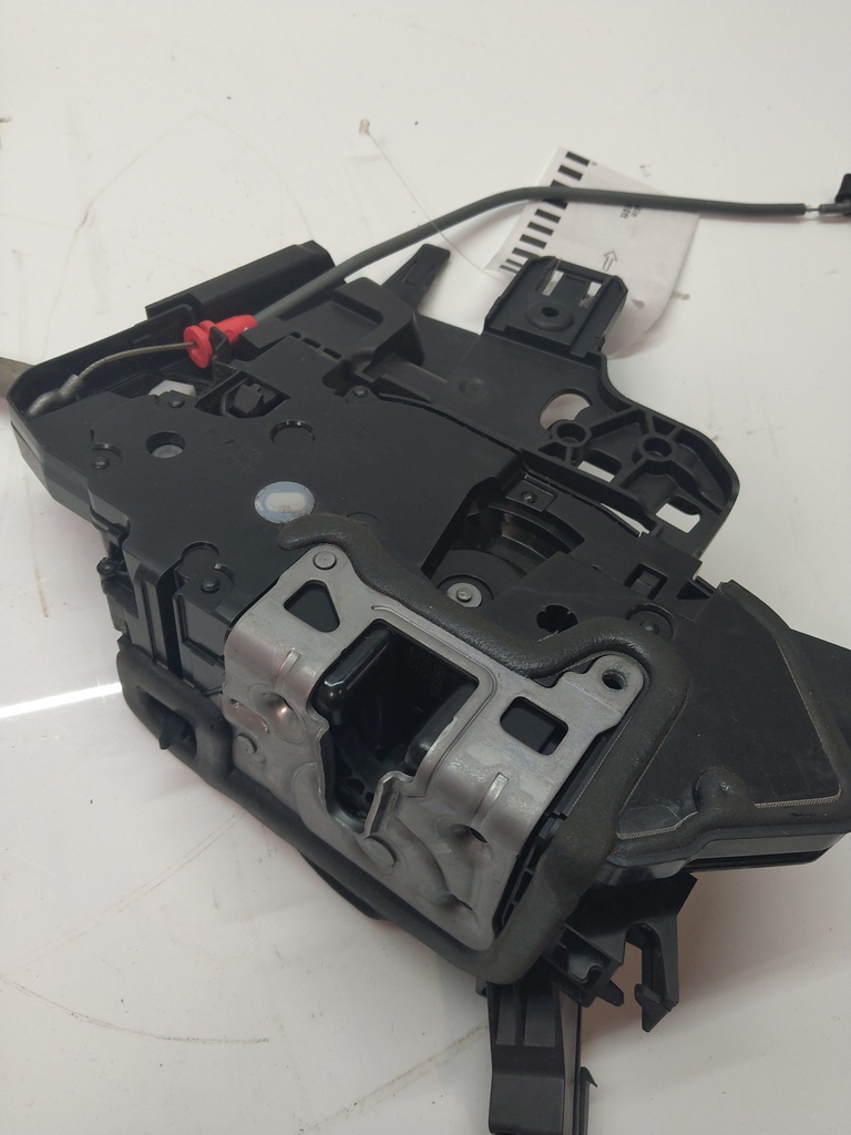 [MTD-504748] Cerradura puerta trasera derecha Mercedes A-Klasse W177 A35 AMG A2477230200