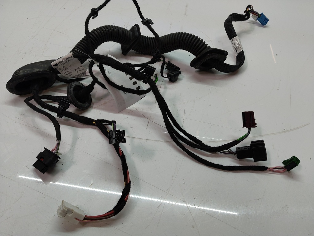 [MTD-505621] Juego de cables de puerta Mercedes Clase A W177 A35 AMG M260.920