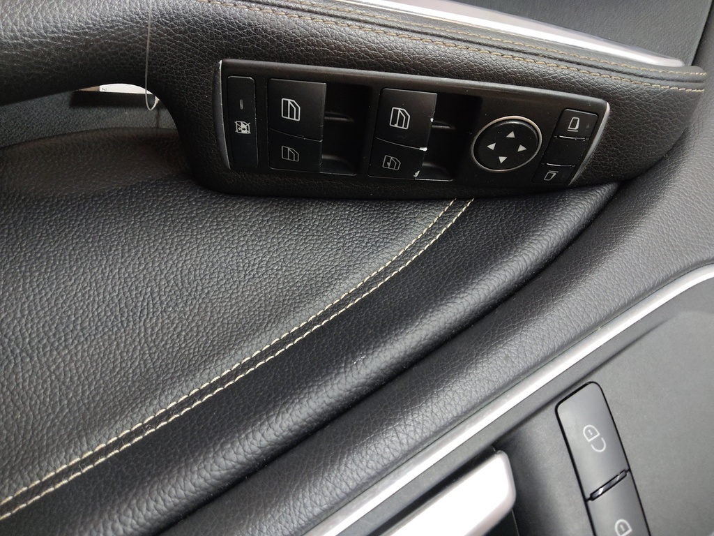 [MTD-505909] Panel de puerta delantera derecha Mercedes CLA 180 Coupé C117 M270.910
