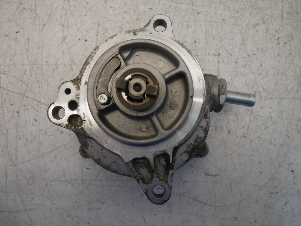 [MTD-506163] Bomba de vacío Subaru Impreza 2.0 D EE20 EE20Z