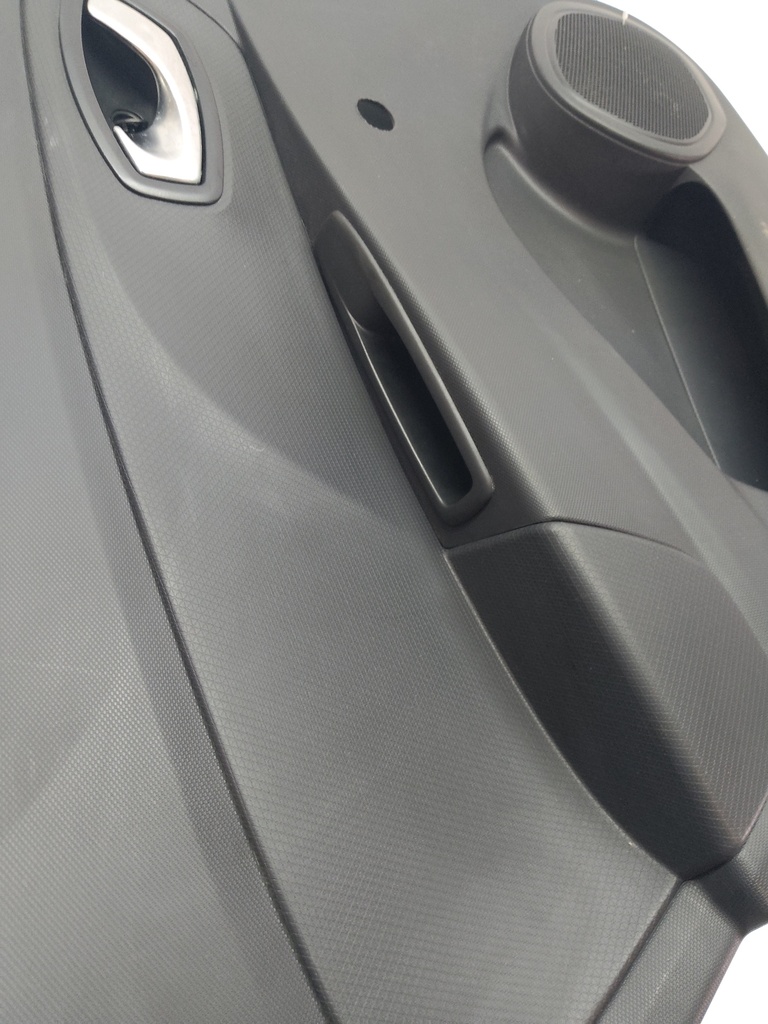 [MTD-507929] Panel de puerta Renault Clio VI BH 0.9 TCe H4B400 H4B (66kW/90CV) 829A15507R