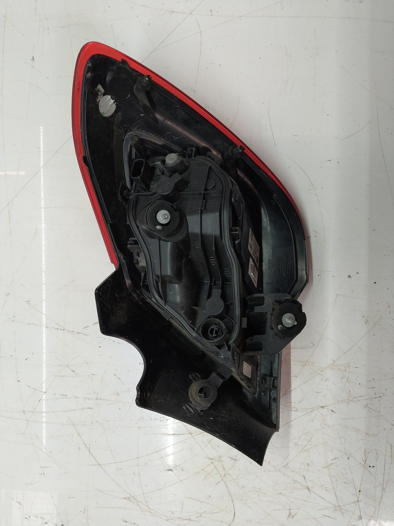 [MTD-508588] Luz trasera izquierda Opel Corsa E 1.0 B10XFT LE1 13428455
