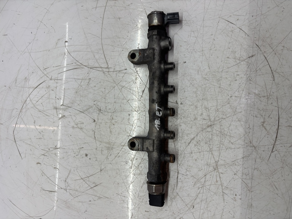 [MTD-512140] Tubo de raíl Subaru Outback 2.0 EE20Z EE20