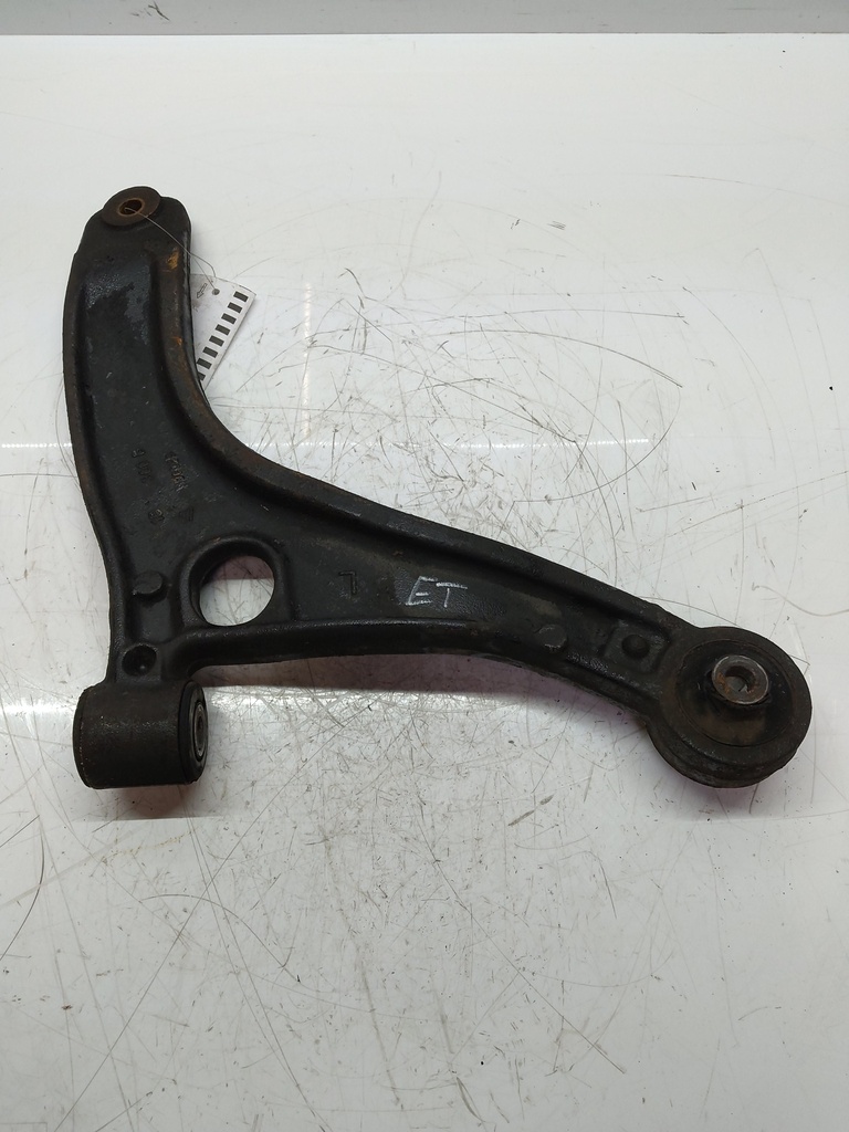 [MTD-515135] Brazo de control izquierdo Nissan NV400 X62 2.3 dci M9T 1B300B