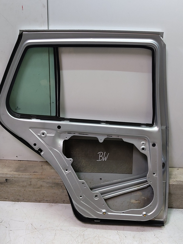 [MTD-523532] Puerta trasera izquierda VW Golf 4 IV 1J1 2002 BDE 2,8 V6
