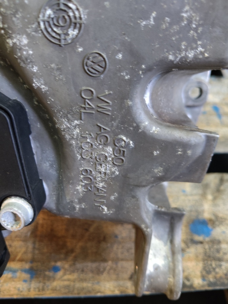 [MTD-523842] Parte inferior del cárter de aceite VW Golf 2017 DGCA DGC 04L103603