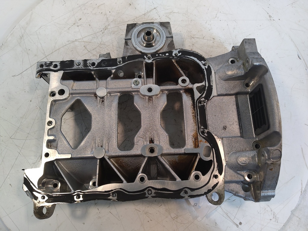 [MTD-524540] Parte superior del cárter de aceite Mitsubishi Outlander 2.0 Híbrido 2017 4B11