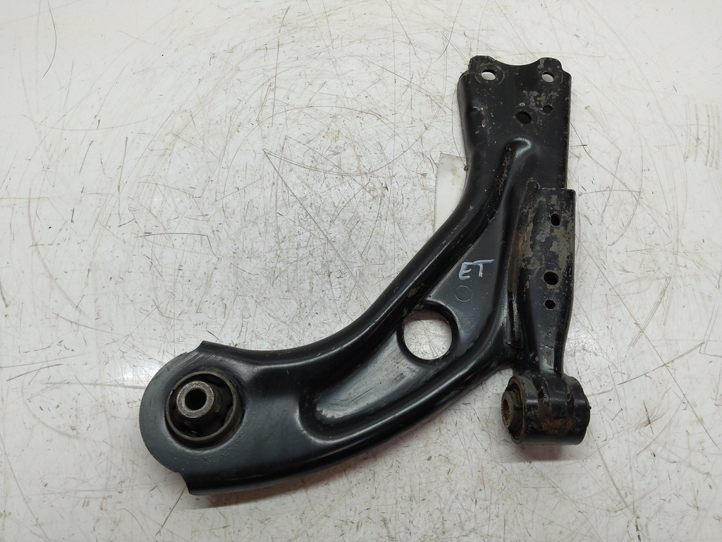 [MTD-525009] Brazo transversal inferior delantero derecho Peugeot 308 SW III FC 2023 1.5 BlueHDi 130