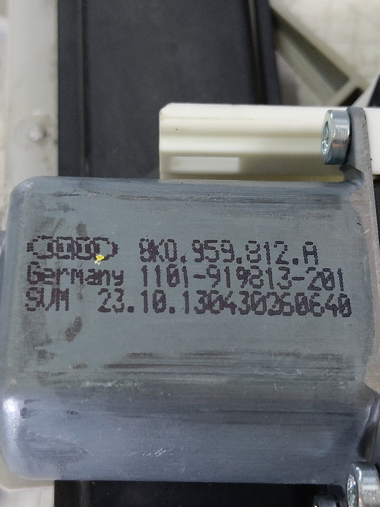 [MTD-531796] Motor de elevalunas Audi A6 C7 4G2 2014 CGLC CGL 2.0 TDI