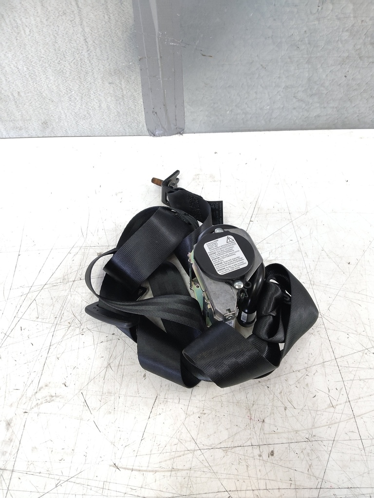 [MTD-531956] Cinturón de seguridad trasero con pretensor y carrete, lado derecho, Volvo V40 525 T2 2017, referencia 619894600