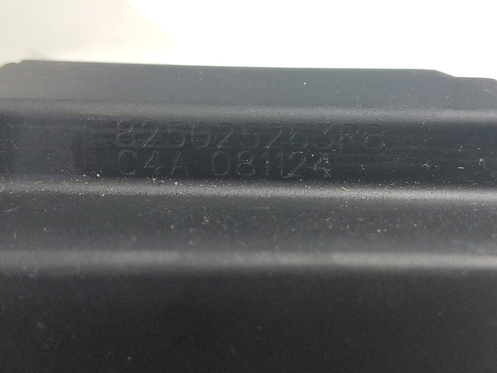 [MTD-533130] Iman de cerradura puerta trasera derecha Dacia Sandero III 1.0 TCe 2025