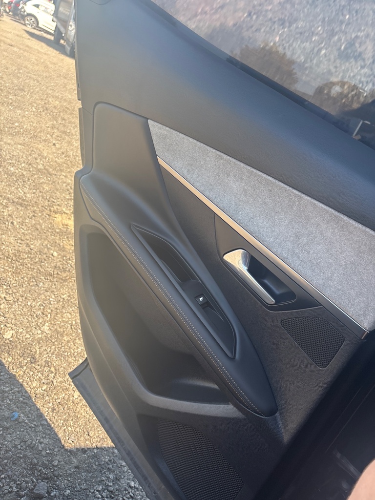 [MTD-533429] Altavoz puerta trasera izq. Peugeot 3008 II 2018 KTV perla negra