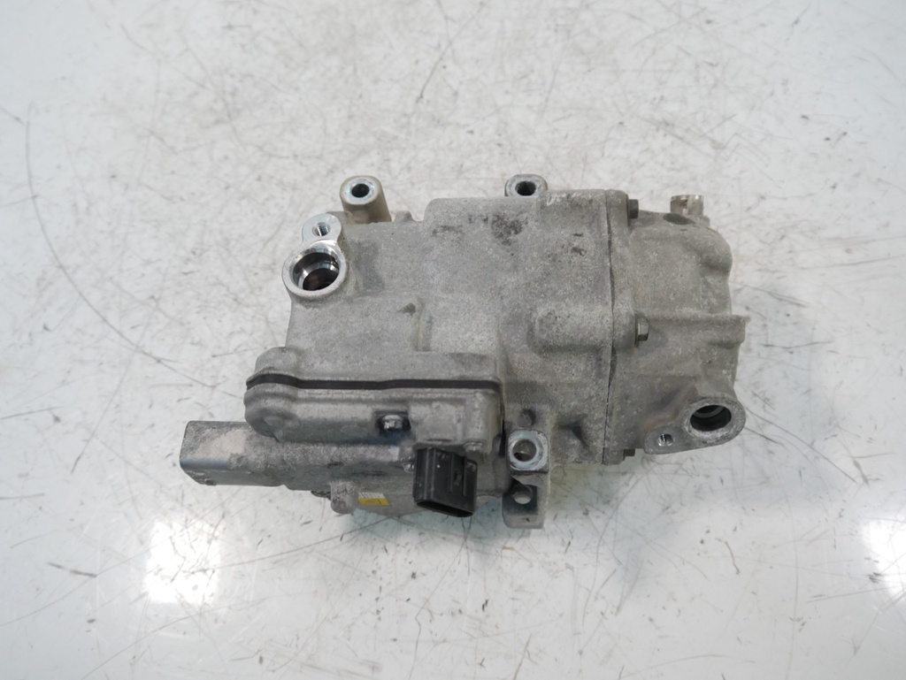 [MTD-493464] Compresor de aire acondicionado Toyota Yaris 1.5 Hybrid 1NZ-FXE 83.000 km