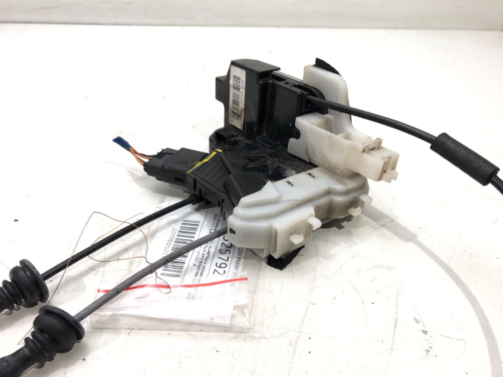 [STARK-525792] Cerradura puerta delantera derecha HYUNDAI ELANTRA V (MD, UD) 1.6 97kW 2011-2015
