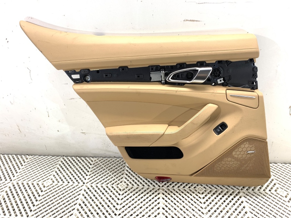 [STARK-708058] Panel de puerta trasera izquierda Porsche Panamera (970) 2009-2017