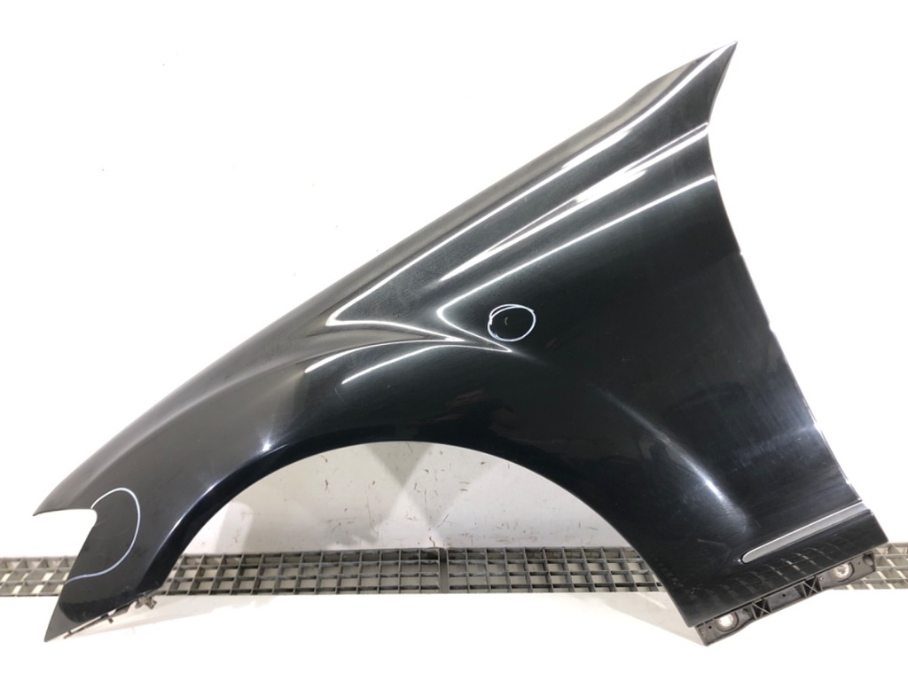 [STARK-509804] Aleta delantera izquierda Mercedes-Benz S-Class (W221) 2005-2013