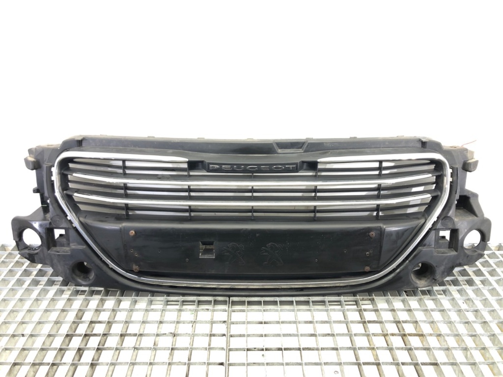 [STARK-519772] Parrilla de parachoques PEUGEOT 301 2012-2022 1.6 HDI