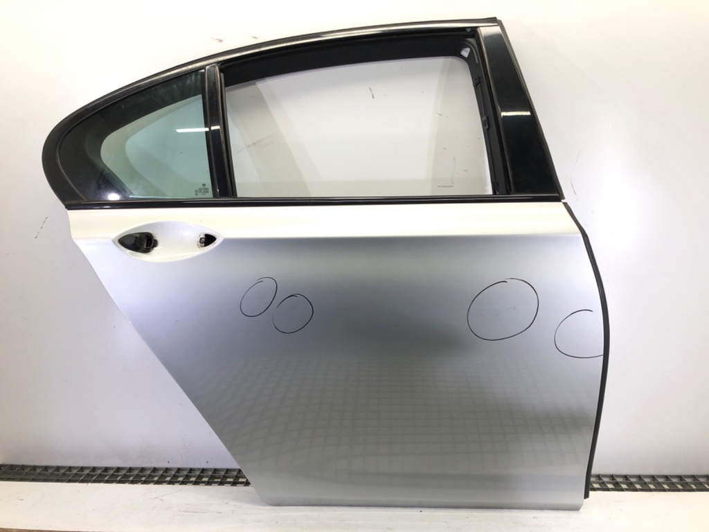 [STARK-540793] Puerta trasera derecha BMW 7 (F01, F02, F03, F04) 2008-2015