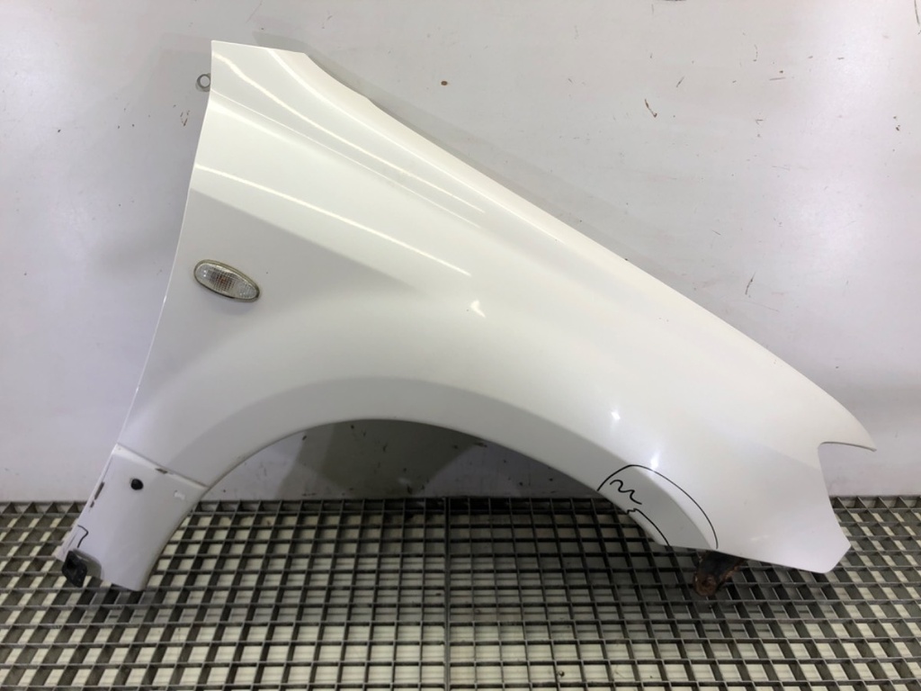 [STARK-551745] Aleta delantera derecha Mitsubishi Outlander I (CU_W) 2001-2008