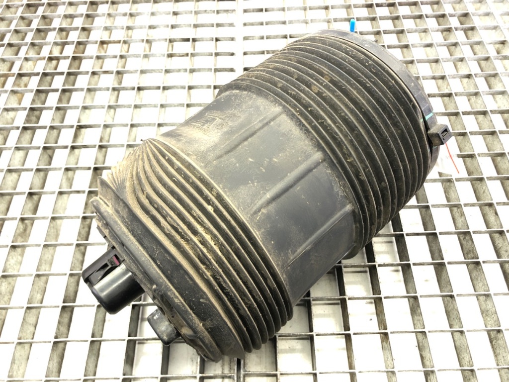 [STARK-614927] Cojín de suspensión trasero derecho Audi Q5 (FYB, FYG) 2016-2022 OE 80A616002F