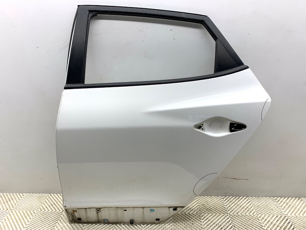 [STARK-698815] Puerta trasera izquierda HYUNDAI ix35 (LM, EL, ELH) 2009-2022