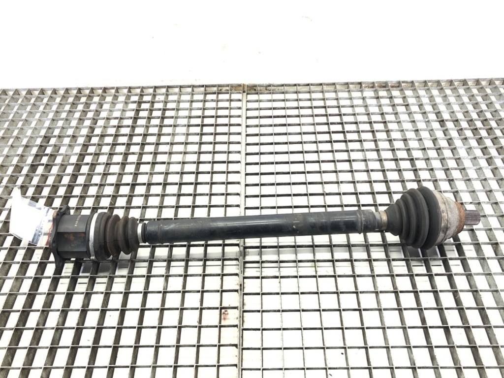 [STARK-704526] Semieje delantero derecho VW Passat B7 Variant 2.0 TDI 2010-2014