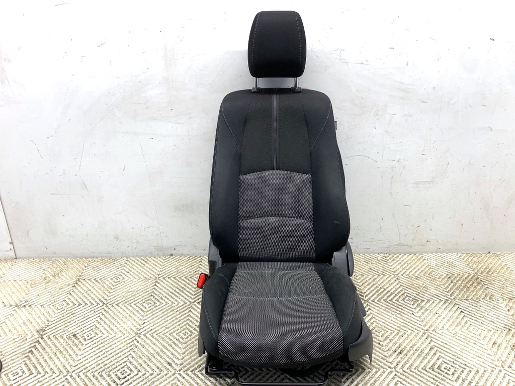 [STARK-773732] Asiento delantero izquierdo MAZDA 2 (DL, DJ) 1.5 SKYACTIV-G 66 kW 2014-2017