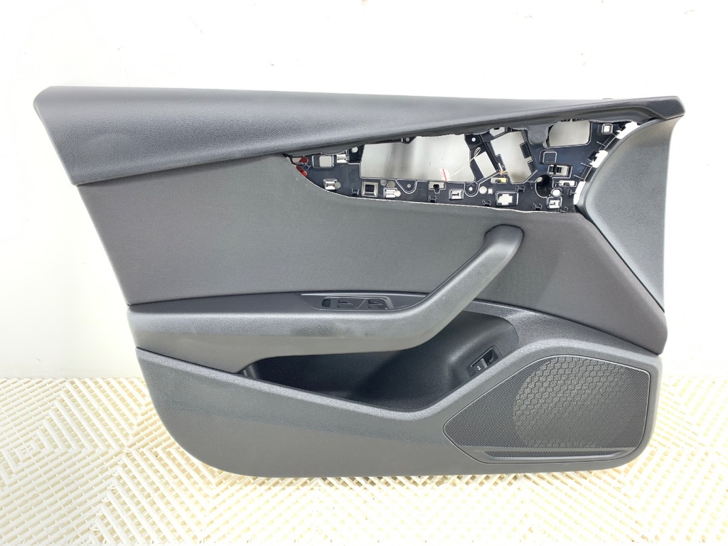 [STARK-779085] Panel de puerta delantero izquierdo Audi A4 B9 (8W2, 8WC) 2015-2022