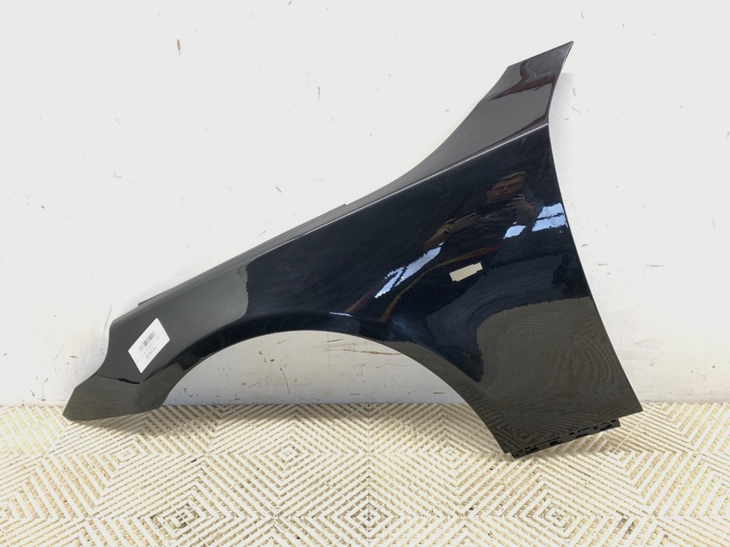[STARK-711678] Aleta delantera izquierda BMW Serie 5 Touring (E61) 2004-2010