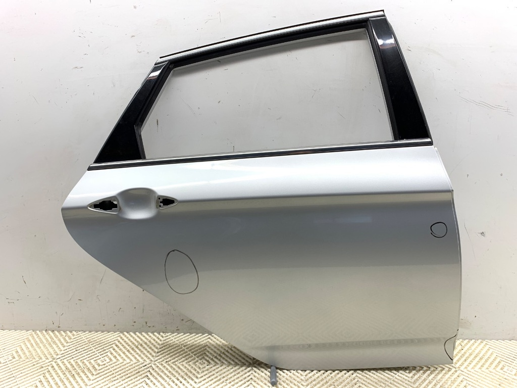 [STARK-714136] Puerta trasera derecha HYUNDAI i40 I CW (VF) 2011-2022