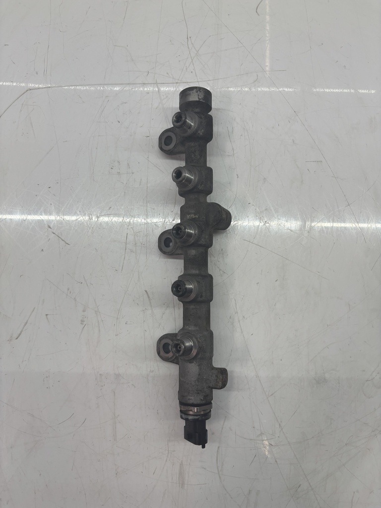 [MTD-449510] Tubo de raíl para Renault Trafic II 2.0 dCi M9R786 175212190R