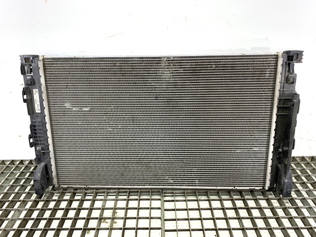 [STARK-688959] Radiador de agua BMW Serie 5 (G30, F90) 2016-2022
